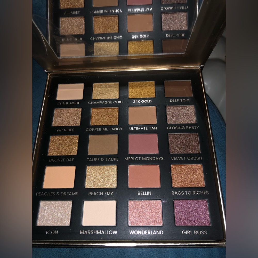 ICONIC London eye palette